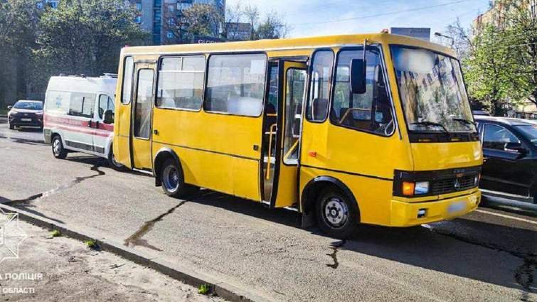 У Львові з маршрутки на ходу випав 16-річний пасажир